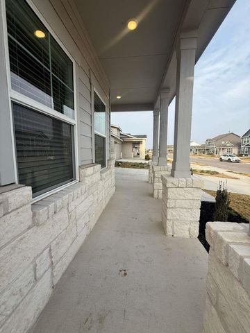 561 Sormonne LOOP, Kyle, TX 78640