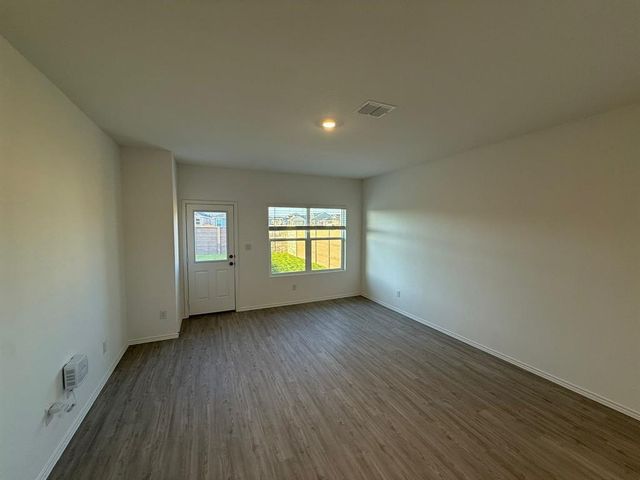 561 Sormonne LOOP, Kyle, TX 78640