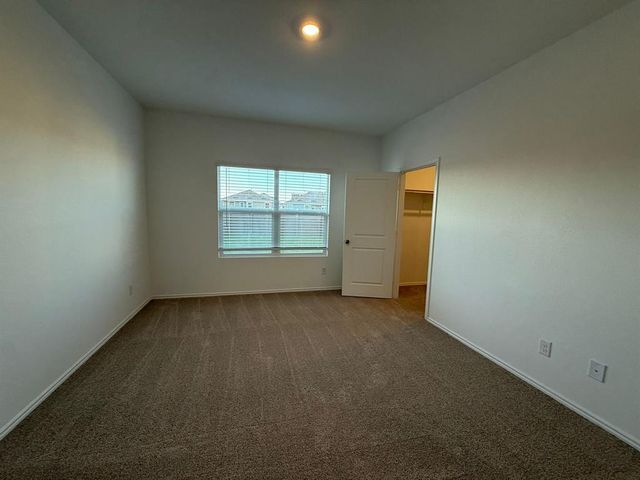 561 Sormonne LOOP, Kyle, TX 78640