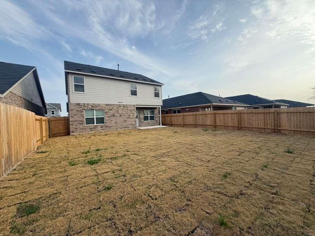 561 Sormonne LOOP, Kyle, TX 78640