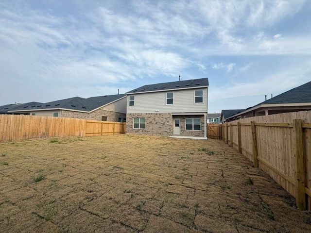 561 Sormonne LOOP, Kyle, TX 78640