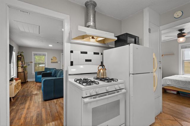 2609 Willow ST 1, Austin, TX 78702