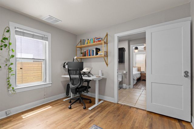 2609 Willow ST 1, Austin, TX 78702