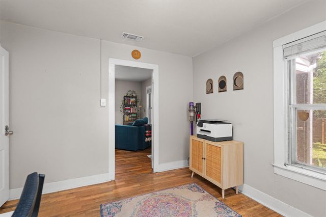 2609 Willow ST 1, Austin, TX 78702
