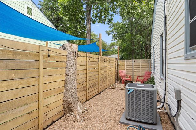 2609 Willow ST 1, Austin, TX 78702