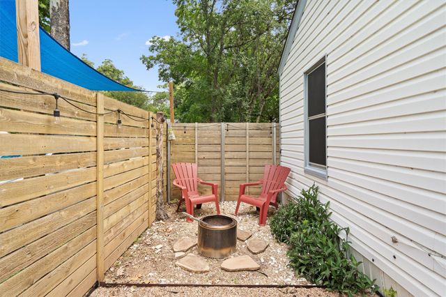 2609 Willow ST 1, Austin, TX 78702
