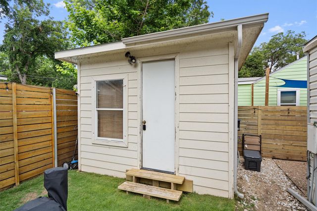 2609 Willow ST 1, Austin, TX 78702