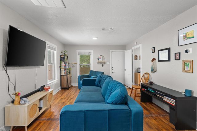 2609 Willow ST 1, Austin, TX 78702