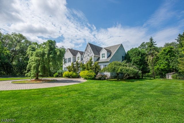 2 Blueberry Ct, Mahwah Twp., NJ 07430
