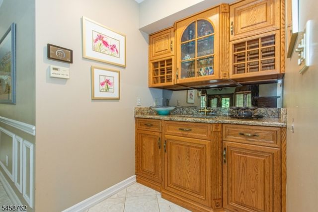 2 Blueberry Ct, Mahwah Twp., NJ 07430