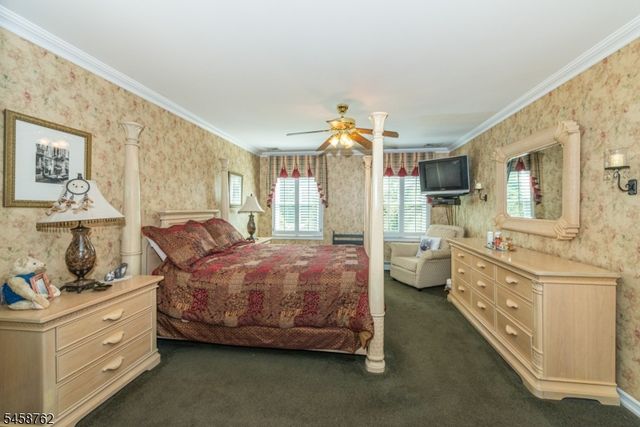2 Blueberry Ct, Mahwah Twp., NJ 07430