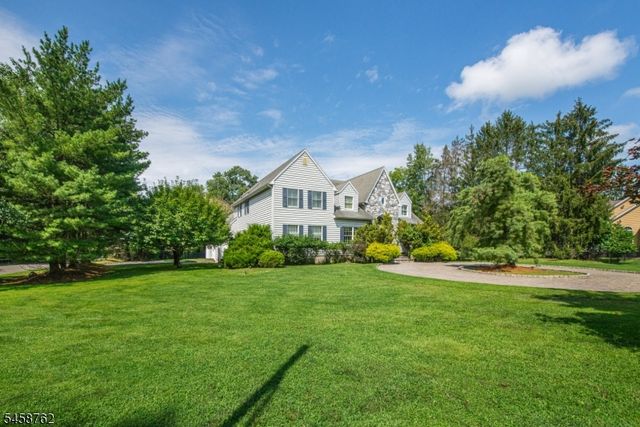 2 Blueberry Ct, Mahwah Twp., NJ 07430