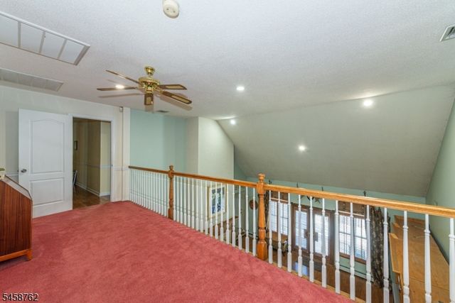 2 Blueberry Ct, Mahwah Twp., NJ 07430