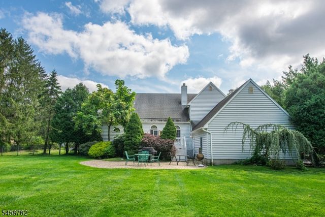 2 Blueberry Ct, Mahwah Twp., NJ 07430