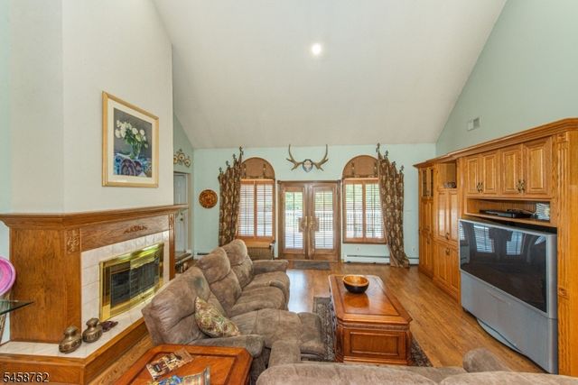 2 Blueberry Ct, Mahwah Twp., NJ 07430