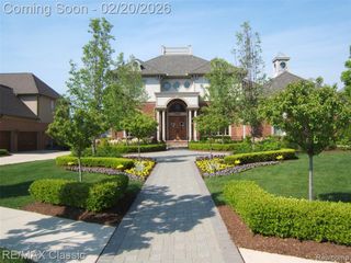 17905 Parkshore Drive, Northville, MI 48168