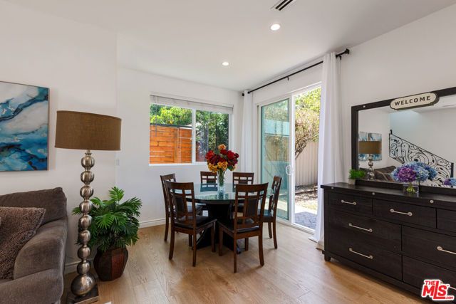 1433 Livonia Avenue, Los Angeles, CA 90035