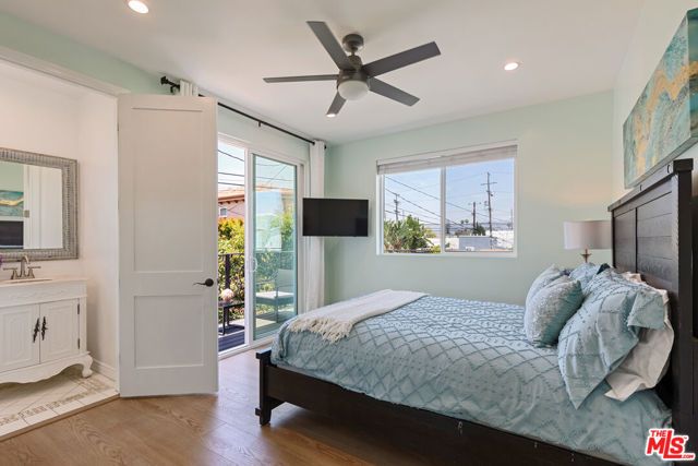 1433 Livonia Avenue, Los Angeles, CA 90035