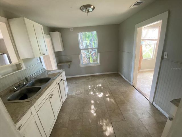 7608 N HUNTLEY AVENUE, Tampa, FL 33604