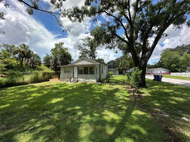 7608 N HUNTLEY AVENUE, Tampa, FL 33604