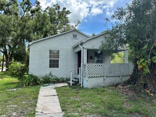 7608 N HUNTLEY AVENUE, Tampa, FL 33604