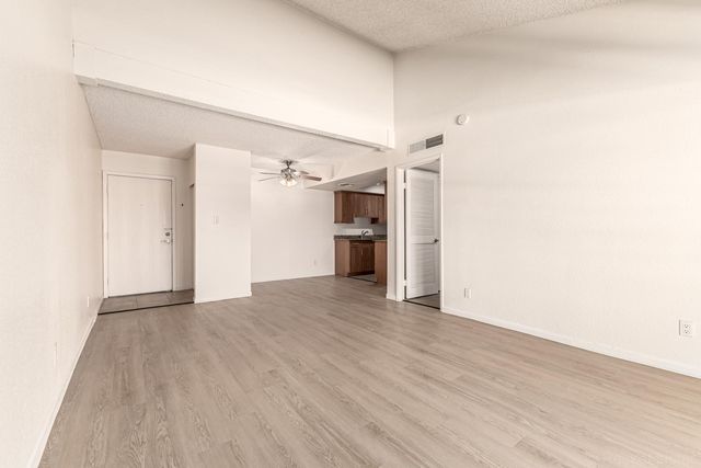 7350 N Via Paseo Del Sur Q205, Scottsdale, AZ 85258