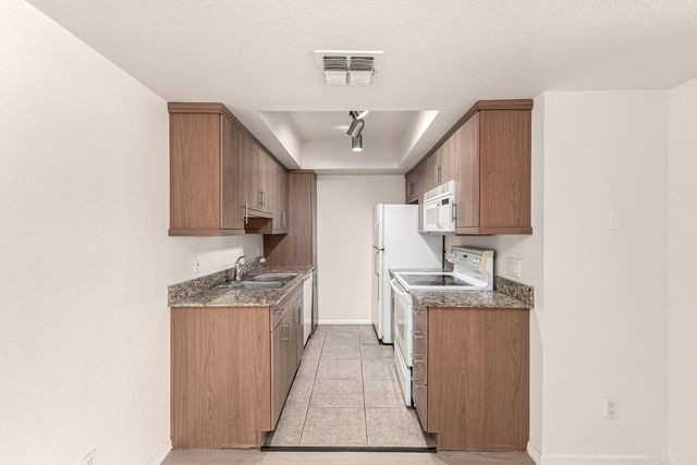 7350 N Via Paseo Del Sur Q205, Scottsdale, AZ 85258