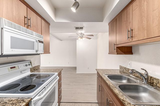 7350 N Via Paseo Del Sur Q205, Scottsdale, AZ 85258