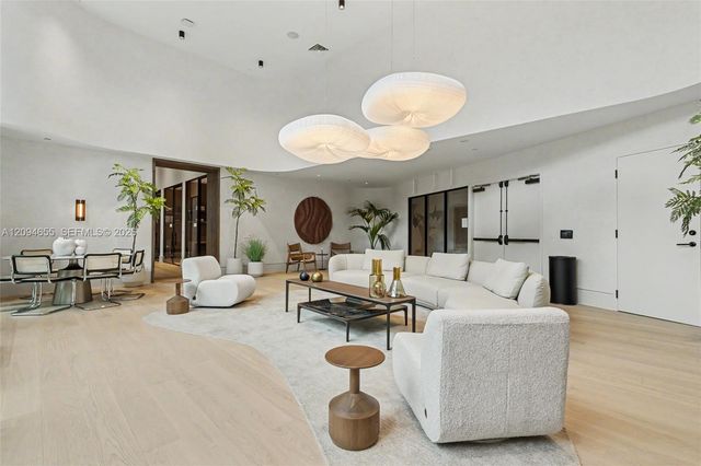 2200 Brickell Avenue 407, Miami, FL 33129