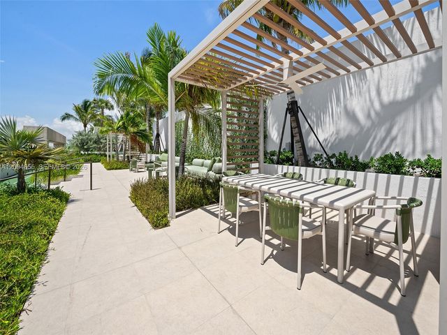 2200 Brickell Avenue 407, Miami, FL 33129