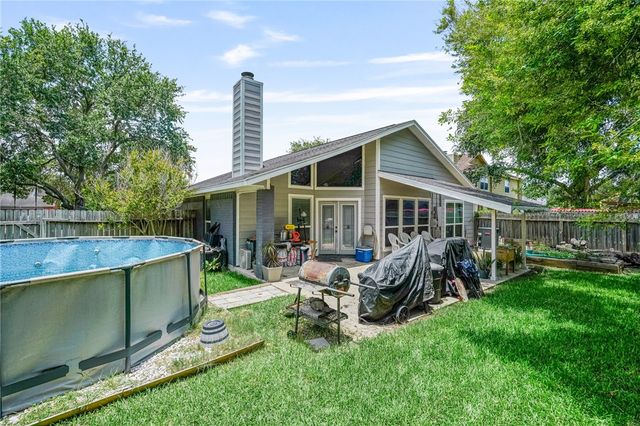 6906 Whalen Dr, Corpus Christi, TX 78413