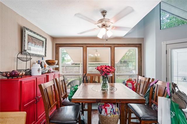 6906 Whalen Dr, Corpus Christi, TX 78413