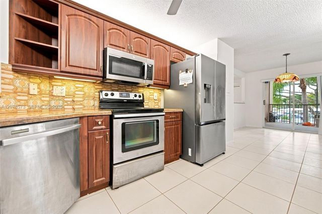 7647 Granville Drive 212, Tamarac, FL 33321