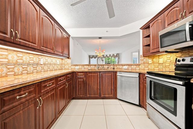 7647 Granville Drive 212, Tamarac, FL 33321