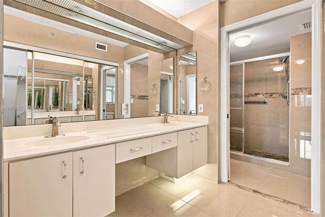7647 Granville Drive 212, Tamarac, FL 33321
