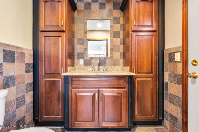 22 Hickory Lane, Freehold, NJ 07728