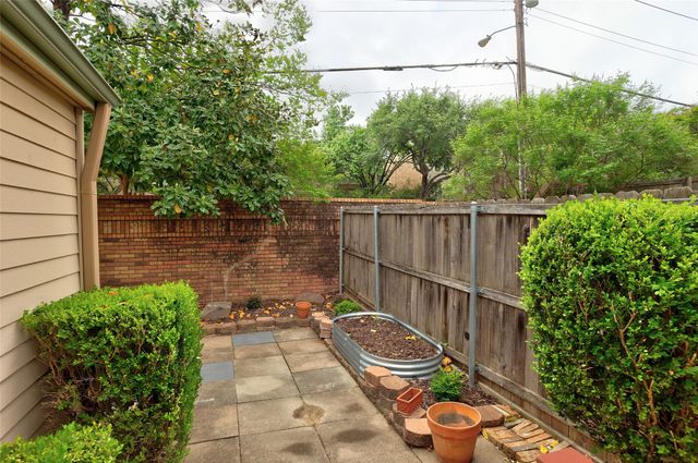 5565 Preston Oaks Road 120, Dallas, TX 75254