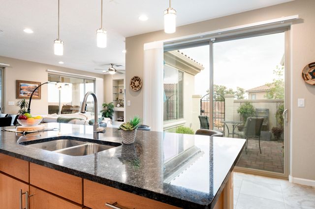 1600 Willow Canyon Trail NW, Albuquerque, NM 87120