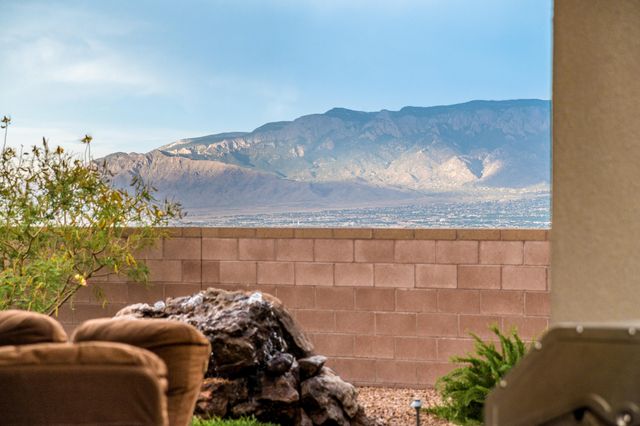 1600 Willow Canyon Trail NW, Albuquerque, NM 87120