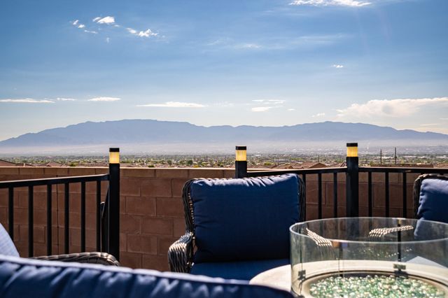 1600 Willow Canyon Trail NW, Albuquerque, NM 87120