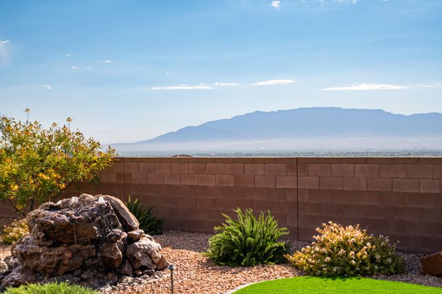 1600 Willow Canyon Trail NW, Albuquerque, NM 87120