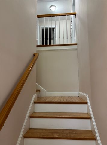 28 Mcintosh Drive 22, Stow, MA 01775