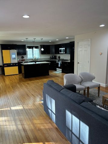 28 Mcintosh Drive 22, Stow, MA 01775