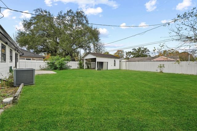 6159 Belmark Street, Houston, TX 77033