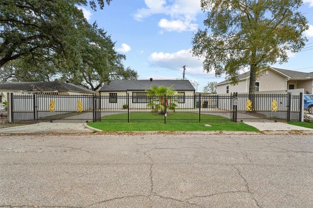 6159 Belmark Street, Houston, TX 77033
