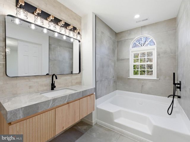 120 WAGONWHEEL CT, Marlton, NJ 08053