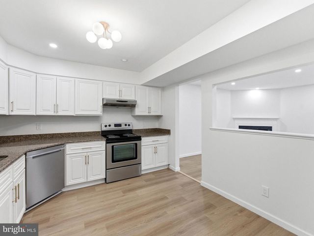 120 WAGONWHEEL CT, Marlton, NJ 08053