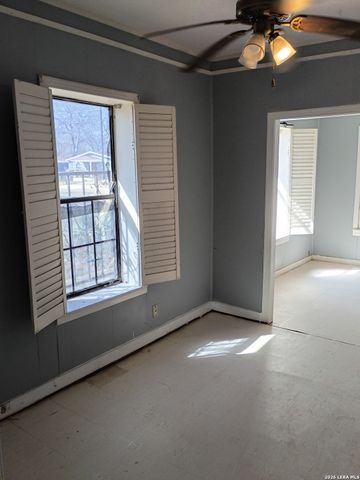 616 SIMS AVE, San Antonio, TX 78225