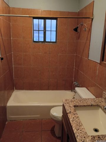 616 SIMS AVE, San Antonio, TX 78225