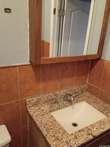 616 SIMS AVE, San Antonio, TX 78225